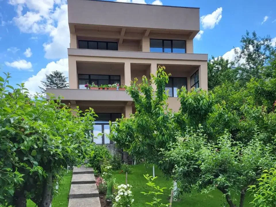 Casă de lux cu ponton, Lac Balotești, lângă DN1