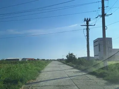 Teren de vânzare în Crevedia, Dâmbovița, acces dublu la drumuri, 20.000 mp intravilan.